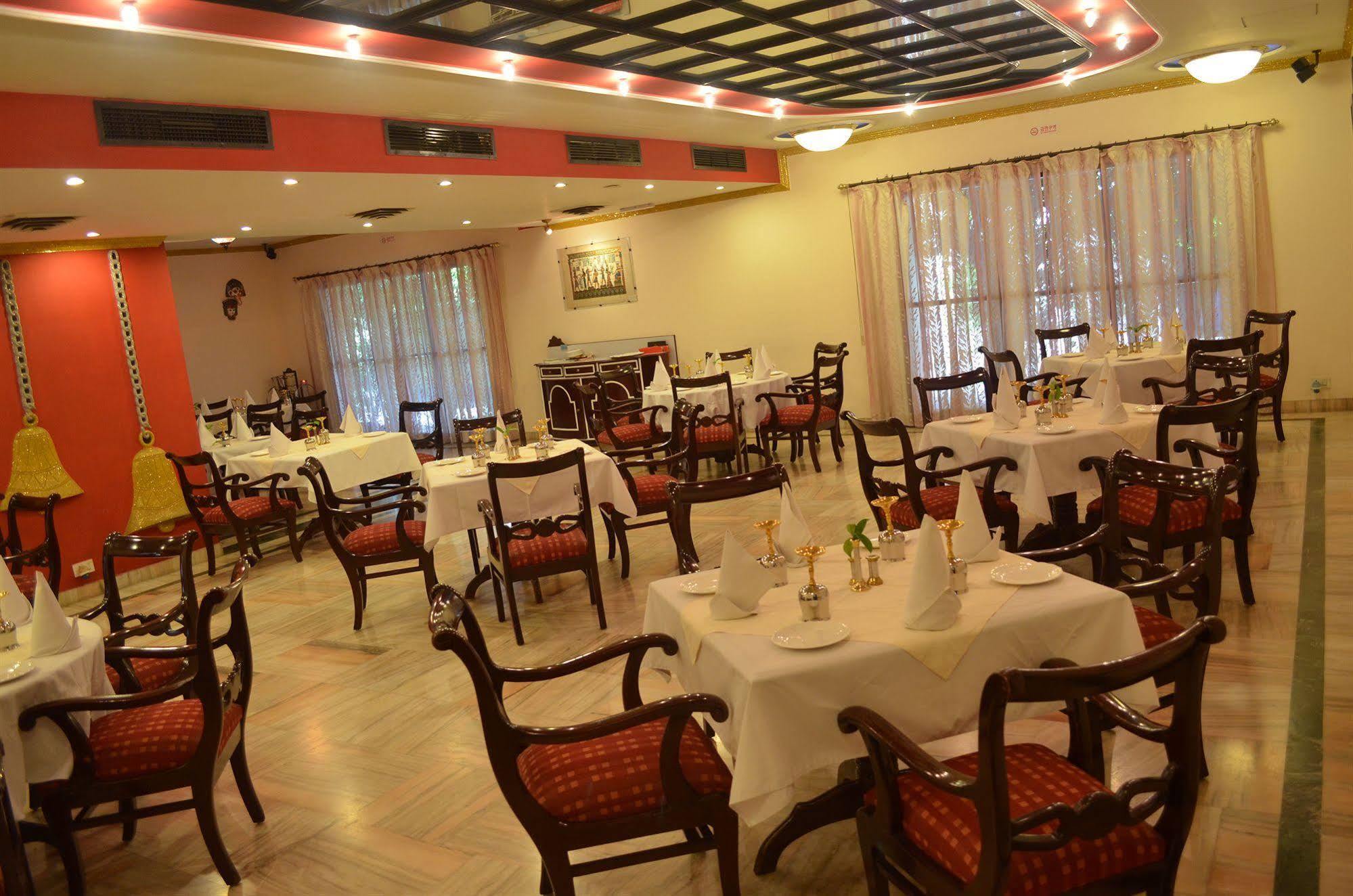 Shri Radha Brij Vasundhara Resort & Spa Govardhan Esterno foto